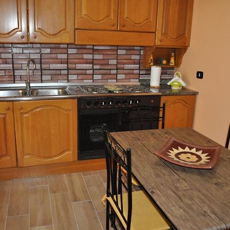 B&B Arena Family Fagnano Castello Bagian luar foto